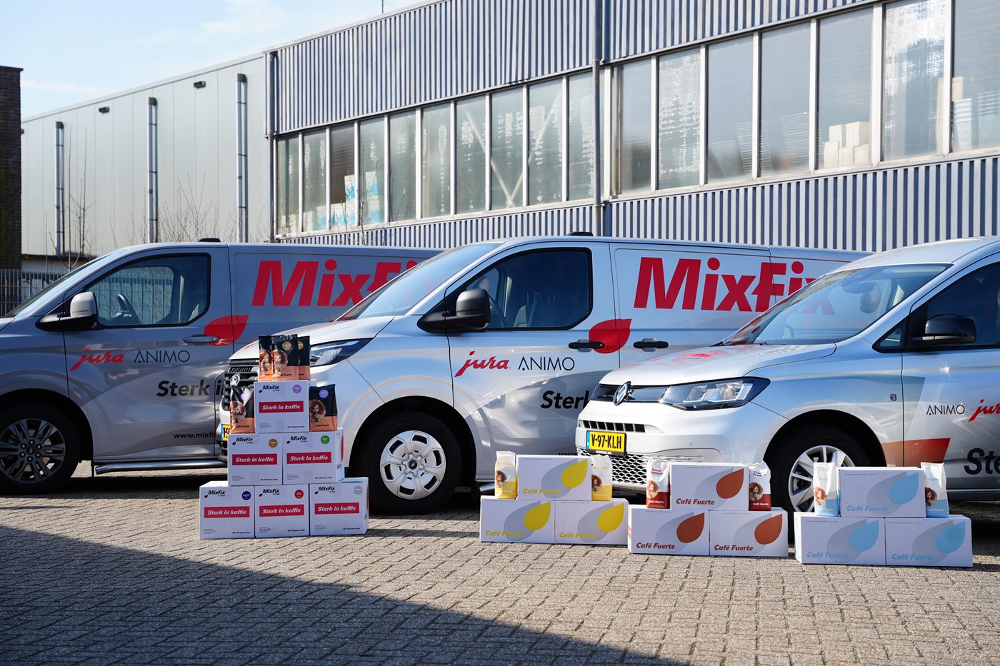 Drie Mix-Fix-bezorgbussen met JURA, Animo en Café Fuerte-koffie