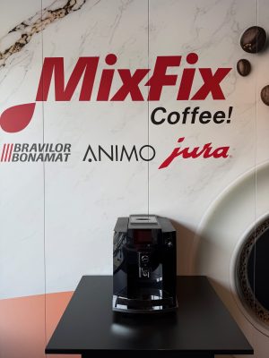 Jura E6 Piano Black EC - Refurbished Jong Gebruikt