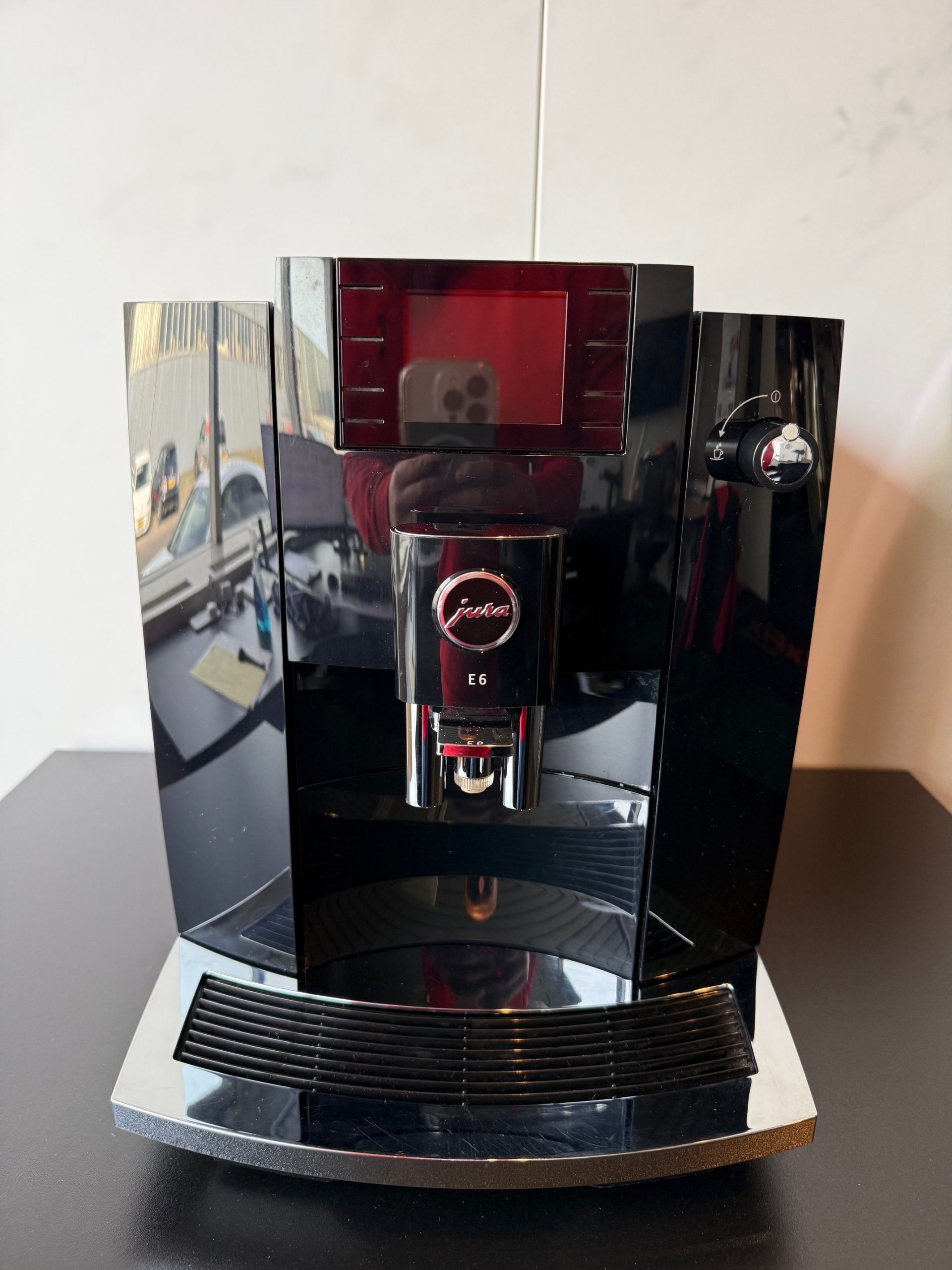Jura E6 Piano Black EC - Refurbished Jong Gebruikt - Afbeelding 2