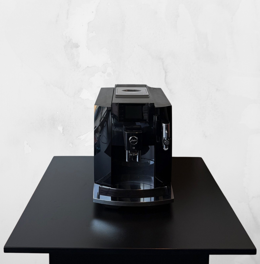 Jura E8 Piano Black (EB) - Refurbished Jong Gebruikt