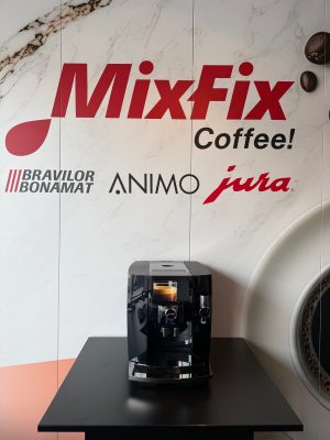 Jura J10 Piano Black (EA) - Aanbieding Showroom Model