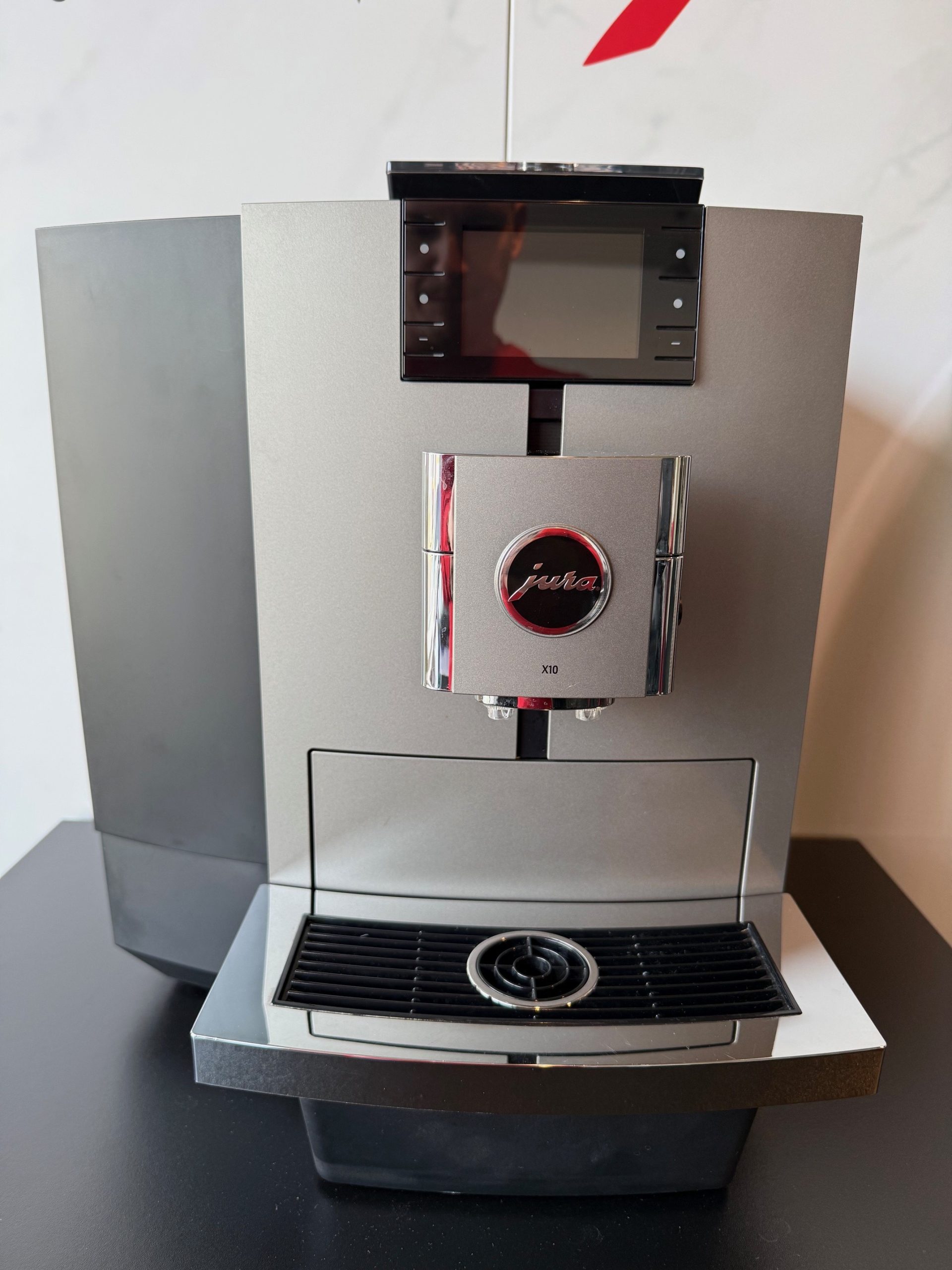 Jura X10 Dark Inox - Refurbished Jong Gebruikt - Afbeelding 2