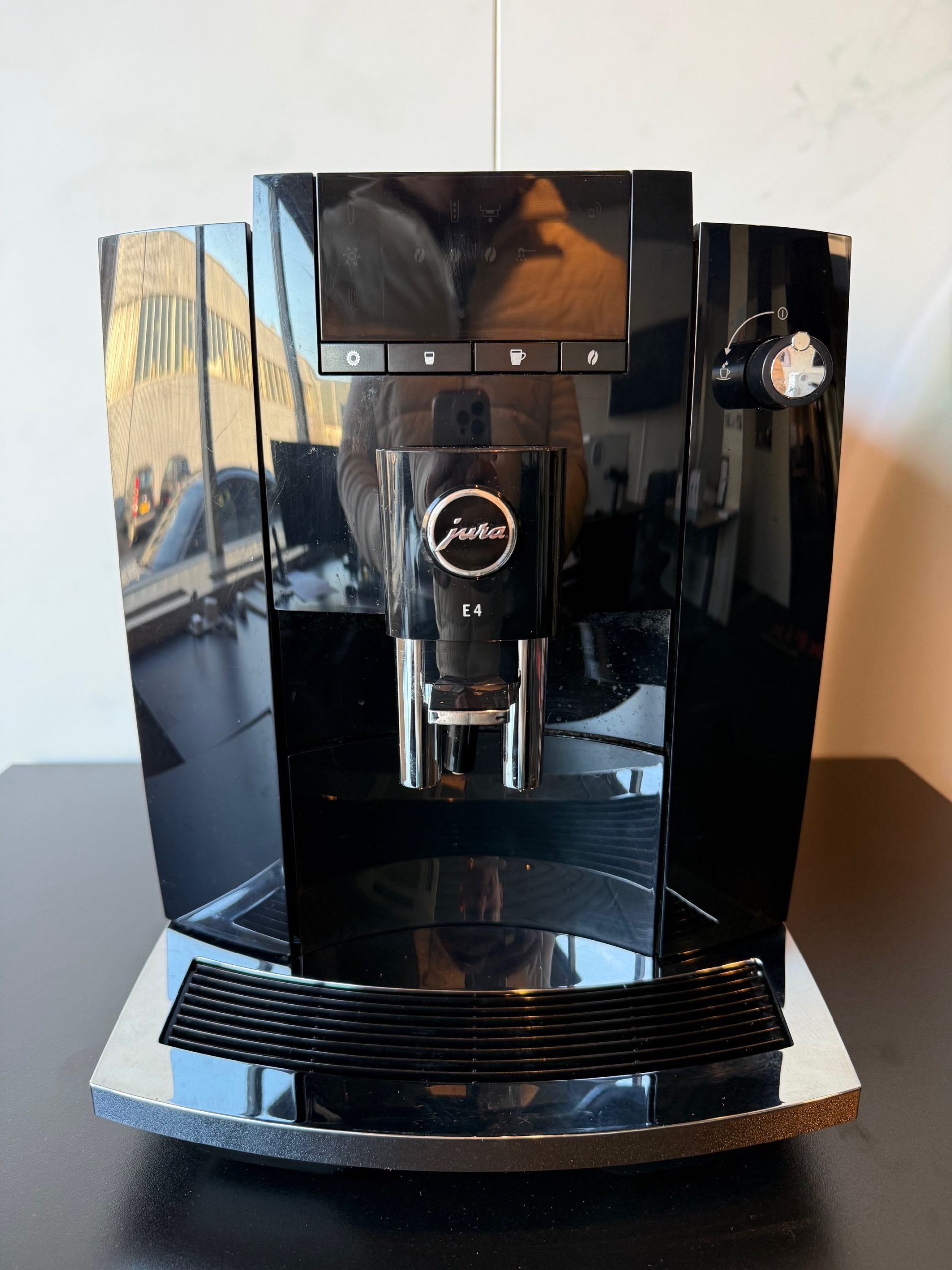 Jura E4 Piano Black EA - Refurbished Jong Gebruikt - Afbeelding 2