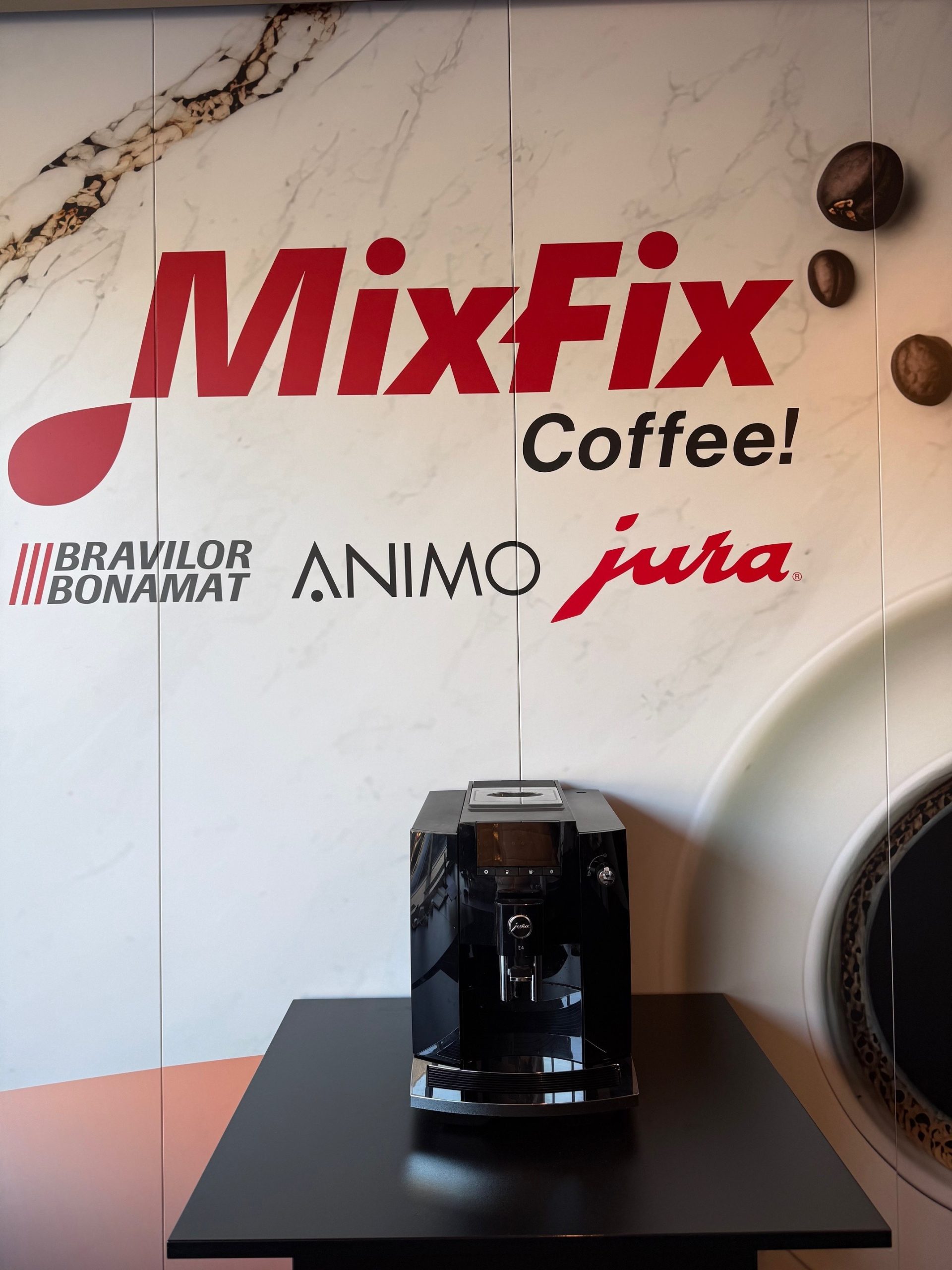 Jura E4 Piano Black EA - Refurbished Jong Gebruikt