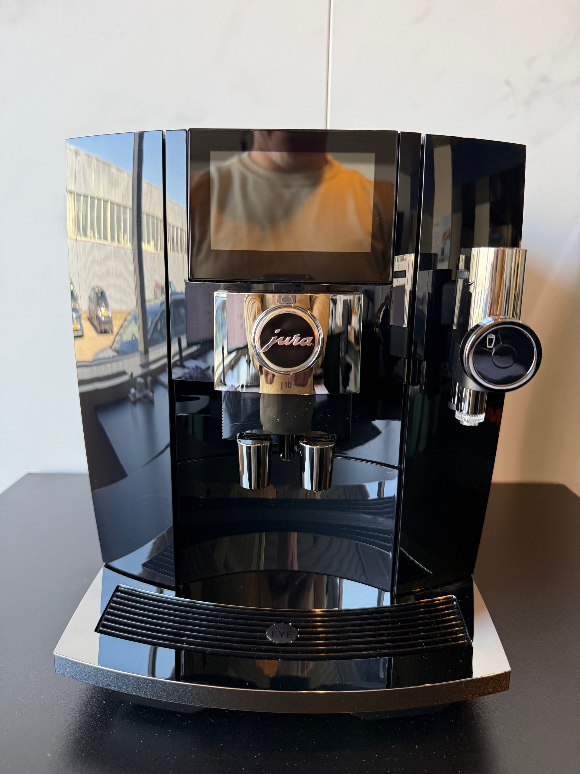 Jura J10 Piano Black EA - Refurbished Jong Gebruikt - Afbeelding 2